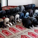muslim-praying~s600x600