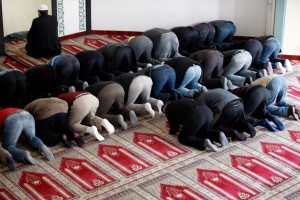 muslim-praying~s600x600