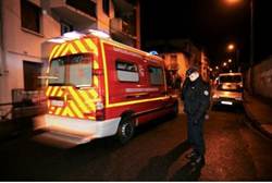 Emergency vehicles block off neighborhood of suspected killer in Toulouse