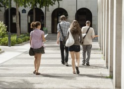 college-students-walking