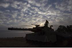 IDF tank outside Gaza