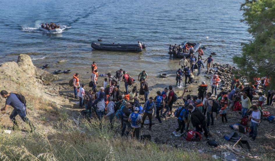 212281refugeesandmigrantsonthegreekislandsoflesvos2015